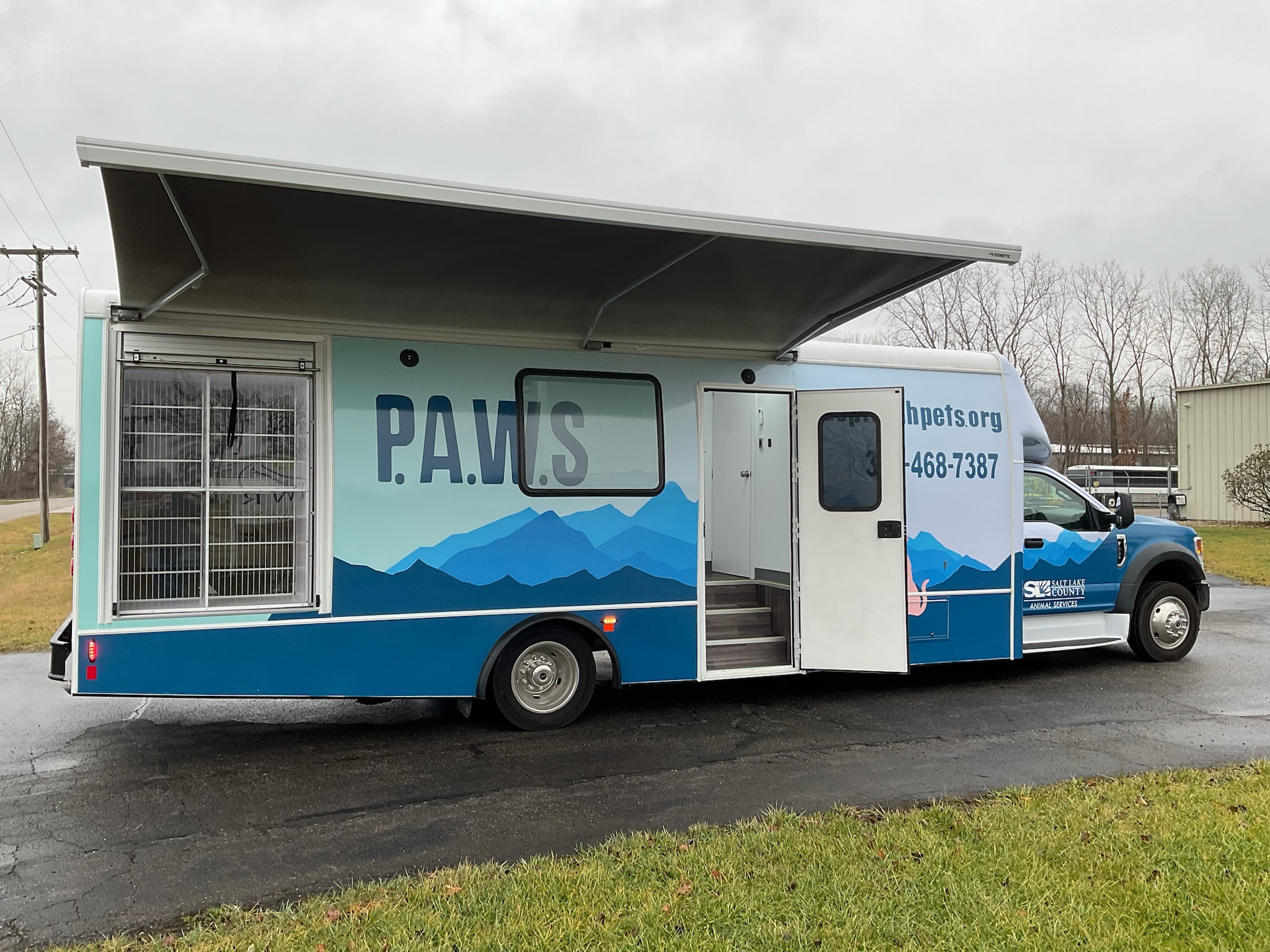 Pet adoption vehicle